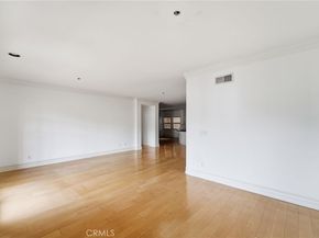 850 N Croft 301, Los Angeles CA 90069