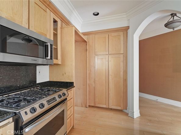 850 N Croft 301, Los Angeles CA 90069