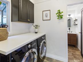 2207 - 2009 Apex Avenue, Los Angeles CA 90039