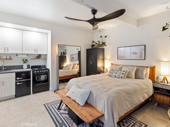 2207 - 2009 Apex Avenue, Los Angeles CA 90039