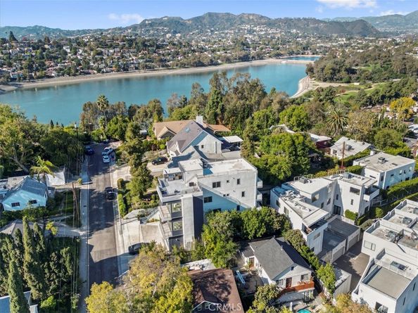 2207 - 2009 Apex Avenue, Los Angeles CA 90039