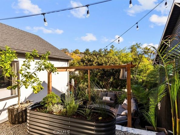 2207 - 2009 Apex Avenue, Los Angeles CA 90039