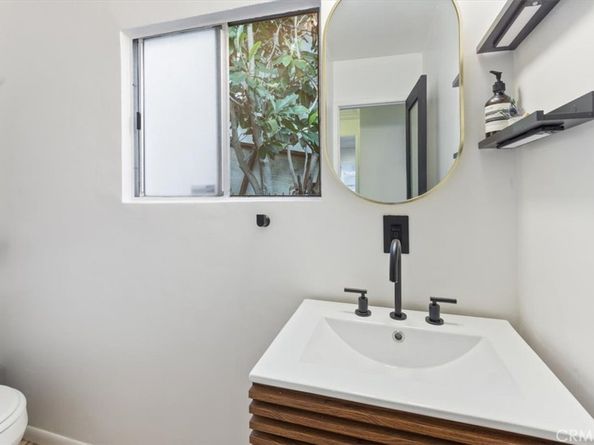 2207 - 2009 Apex Avenue, Los Angeles CA 90039