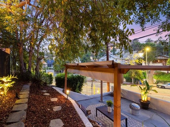 2207 - 2009 Apex Avenue, Los Angeles CA 90039