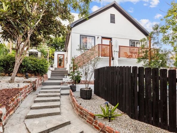 2207 - 2009 Apex Avenue, Los Angeles CA 90039