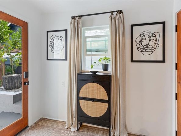 2207 - 2009 Apex Avenue, Los Angeles CA 90039