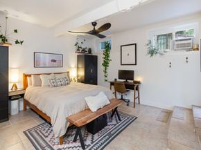 2207 - 2009 Apex Avenue, Los Angeles CA 90039