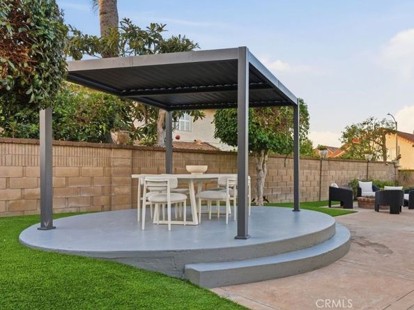 15631 Sunburst Lane, Huntington Beach CA 92647