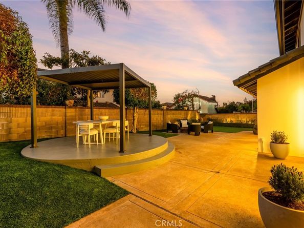 15631 Sunburst Lane, Huntington Beach CA 92647