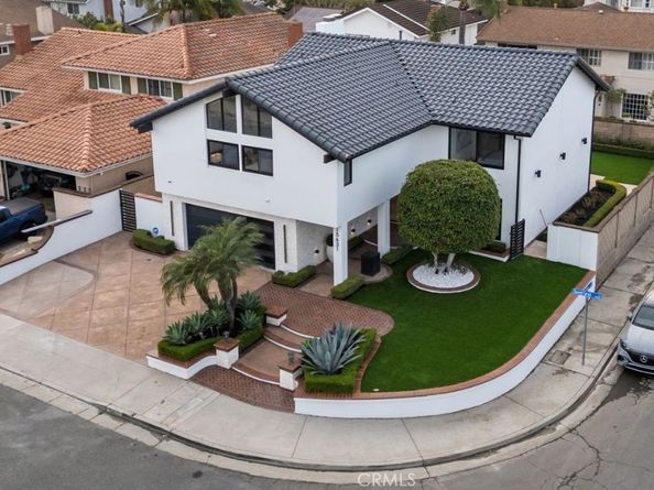 15631 Sunburst Lane, Huntington Beach CA 92647