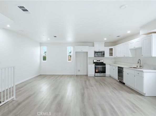 6919 S Menlo, Los Angeles CA 90044
