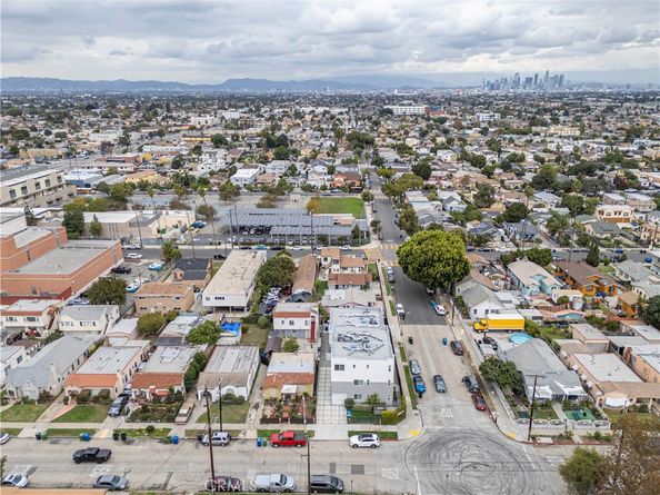6919 S Menlo, Los Angeles CA 90044