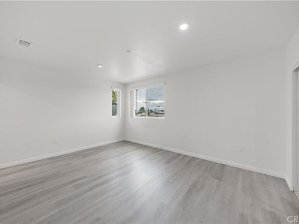 6919 S Menlo, Los Angeles CA 90044