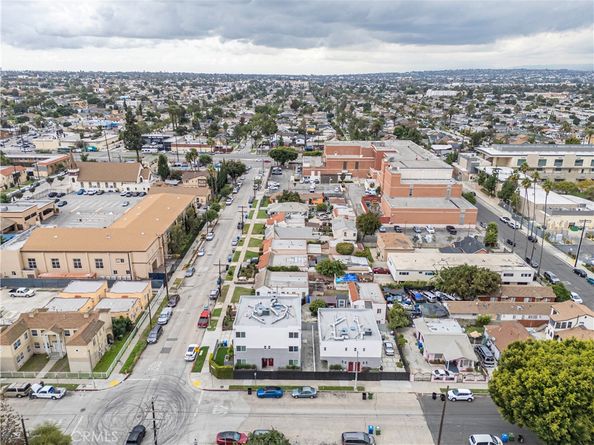6919 S Menlo, Los Angeles CA 90044