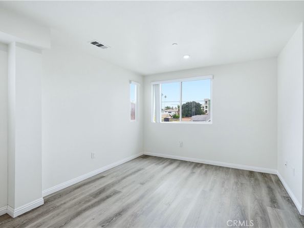 6919 S Menlo, Los Angeles CA 90044