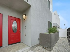 6919 S Menlo, Los Angeles CA 90044