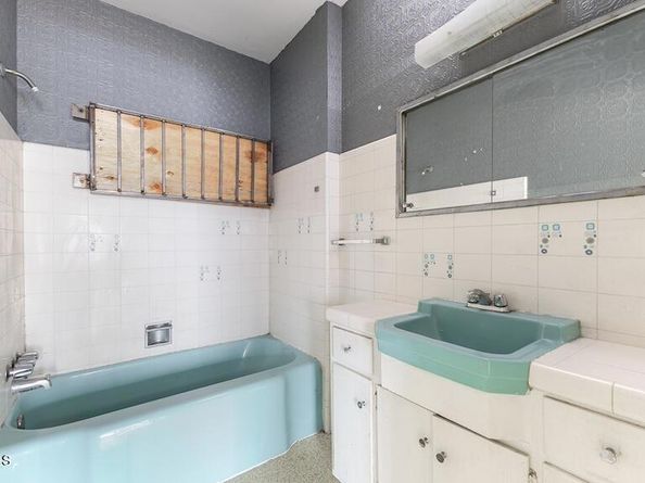 894 894B S Pasadena Avenue, Pasadena CA 91105