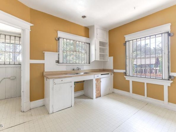 894 894B S Pasadena Avenue, Pasadena CA 91105