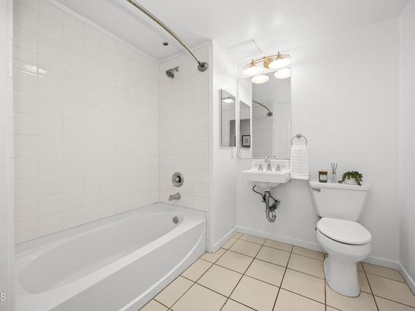 111 S De lacey Avenue 317, Pasadena CA 91103