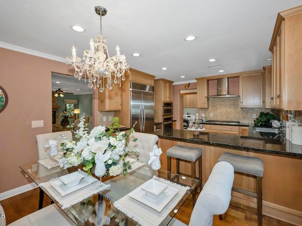 117 Brocadero Place, Pasadena CA 91105