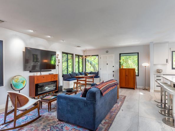 354 Glenullen Drive, Pasadena CA 91105