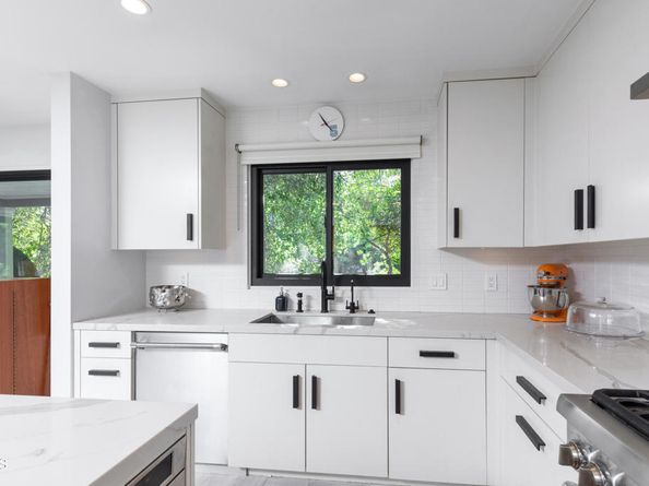 354 Glenullen Drive, Pasadena CA 91105