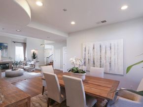 925 Calle Del Pacifico, Glendale CA 91208