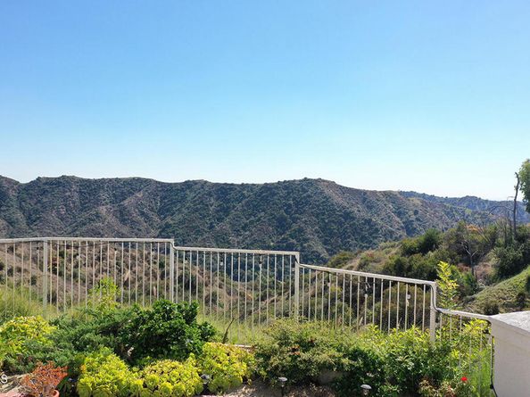 925 Calle Del Pacifico, Glendale CA 91208