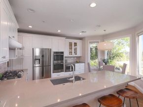 925 Calle Del Pacifico, Glendale CA 91208