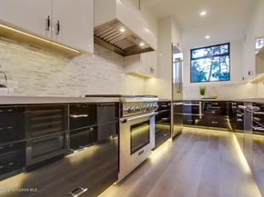 940 Burleigh Drive, Pasadena CA 91105