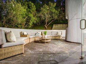 940 Burleigh Drive, Pasadena CA 91105
