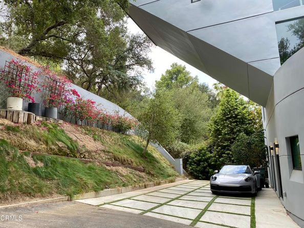 940 Burleigh Drive, Pasadena CA 91105