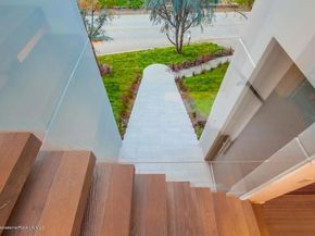 940 Burleigh Drive, Pasadena CA 91105