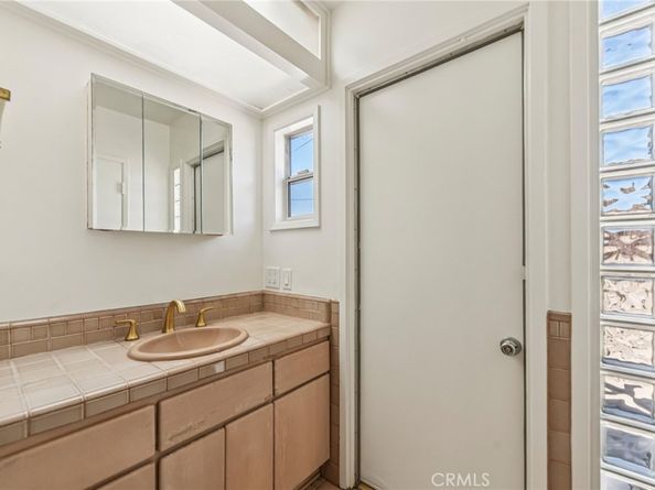 2631 Radnor Avenue, Long Beach CA 90815