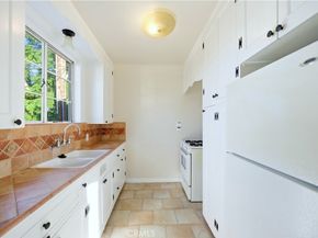 790 Santiago, Long Beach CA 90804