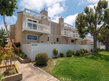 2310 Vanderbilt Lane