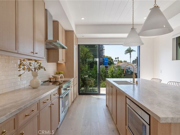 11825 Tennessee Avenue, Los Angeles CA 90064