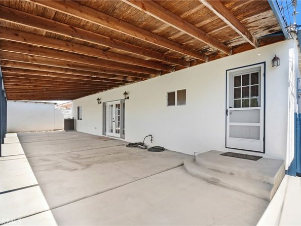 5526 W 117th Street, Inglewood CA 90304
