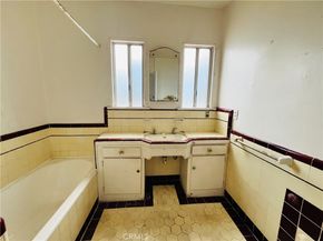 1428 W 89th Street, Los Angeles CA 90047