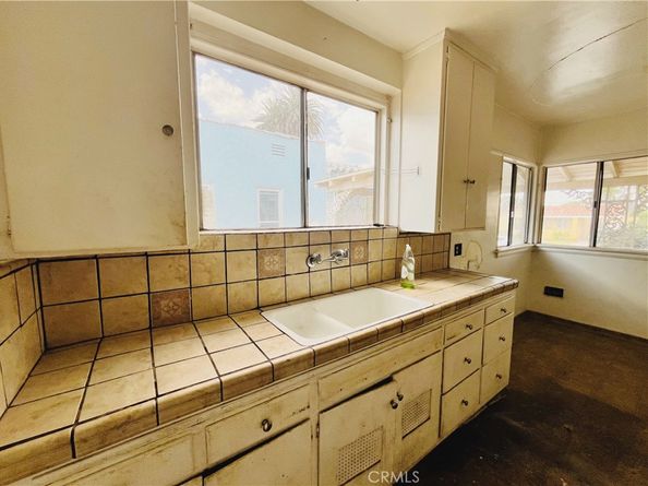 1428 W 89th Street, Los Angeles CA 90047