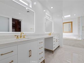 1020 Harbor Crossing Lane, Marina Del Rey CA 90292