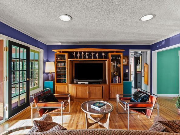 9548 Cedros Avenue, Panorama City CA 91402