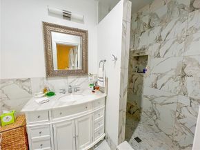 542 N Kilkea Drive, Los Angeles CA 90048