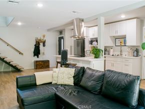 542 N Kilkea Drive, Los Angeles CA 90048