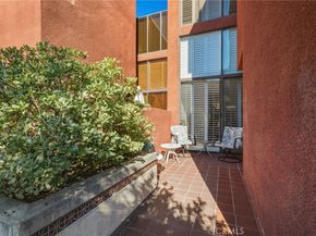 776 S Orange Grove 5, Pasadena CA 91105