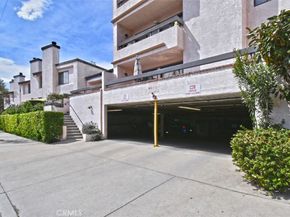 11911 Magnolia Boulevard 16, Valley Village CA 91607