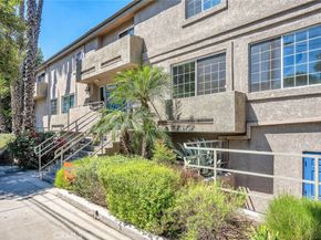 18347 Saticoy Street 39, Reseda CA 91335