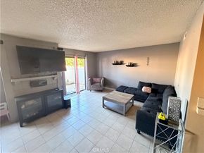 8341 De Soto 10, Canoga Park CA 91304