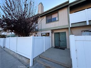 8341 De Soto 10, Canoga Park CA 91304
