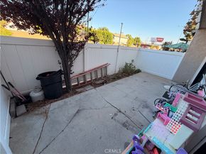 8341 De Soto 10, Canoga Park CA 91304